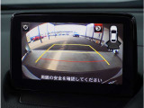 【バックカメラ】駐車が苦手な方でも安心してお乗りいただけます。リバース連動で画面が切り替わるのでとっても便利です。今や後方確認の必須アイテムですよね。