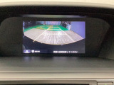 【バックカメラ】モニターに後方の映像が映つり出すので、死角の障害物の早期発見や駐車に協力してくれます。