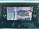 ナビ画面にアラウンドビュ-モニタ-の映像を映し出しています。  狭い場所での車庫入れをサポ-トしてくれる便利アイテムです。