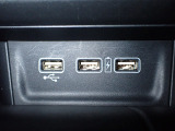 USBつなげられます♪充電などお役にたちますよ!!