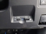 ETC車載器は、ビルトインタイプですっきり収納され、見た目も使い勝手も満足のアイテムです。