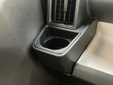 品質へのこだわり!フロアマットやシートなど車内をキレイに清掃し、ニオイや汚れなどを徹底的にクリーニングしてもらっております。室内はピカピカです☆