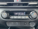 オートエアコンは、温度や風量を自動で調整してくれるため、運転に集中でき、疲労軽減にもつながります。また、車内の温度を一定に保つことで、結露やカビの発生を防ぐ効果もあります。