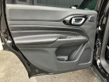 ゆったりとお車のご商談が出来るように商談ブース完備!キッズコーナーもあります。