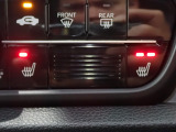 運転席と助手席には、【シートヒーター】が装備されています。温度調整も切り替えができお好みの設定で快適なドライブを楽しめます。腰から下が暖まると、暖房よりも体があったまりますよ。