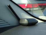 【エンジンスターター】離れた場所からエンジンをかけることができます♪ 乗車前にエアコンをオンにすれば車内を快適な温度にすることができ、真冬や真夏も快適!とても便利なアイテムです。