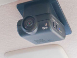 ドライブレコーダー装備です!もしもの時やあおり運転など、映像記録は証拠になるのであると安心ですね!
