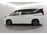 両側パワースライドドア付きだから、狭い駐車スペースなどでの 乗り降りラクラク!小さなお子さまのいるご家庭には嬉しい装備。