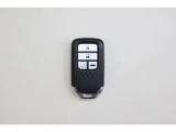 スマートキーはカバンの中やポケットに携帯するだけでドアロックの開閉・エンジンスタートが可能です!