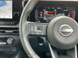 ナビの音量など車両情報を手元で操作できるハンドルスイッチ付き。