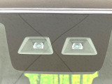 【スマートアシスト】走行中に前方の車両等を認識し、衝突しそうな時は警報とブレーキで衝突回避と被害軽減をアシスト。より安全にドライブをお楽しみいただけます。