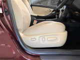 パワーシート搭載。微妙な調整が手軽にでき、ピッタリなポジションで運転することが可能です。