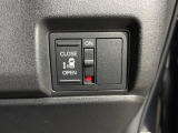 片側電動スライドドア!!荷物で手が塞がる時など簡単にドアの開閉が出来ます!何より力いらずで開閉OK!女性やお年寄りにも優しい♪電動機能はOFFにもできますから元気なお子様の駆け出しも安心!