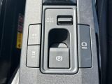 【運転席操作部】『運転席周辺の装備』の画像になります。快適なドライブを楽しむための機能が装備されています!運転席から触れるので使いやすいです!
