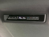 【リアオートエアコン】広い後部座席には必須の機能!風量や温度を自動で調整し前席と同様な車内環境にしてくれるリアオートエアコンを装備。夏の暑さも冬の寒さもストレスなく快適にお過ごしいただけます♪