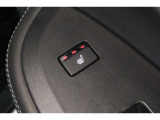 シートヒーターは後部座席にも装備されております!