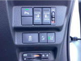 両側電動スライドドア装備!運転席からでもボタン一つで開閉可能です♪