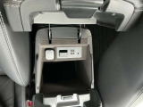 コンソール内にはシガライターやUSBが!