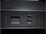 【USB接続】USB接続も可能です。スマホと連動して音楽も再生可能です。