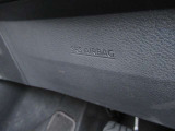 ニーエアバック(ひざ下)は運転席正面下からの衝撃を軽減します♪♪