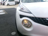 ハロゲンヘッドランプ付車です。シンプルな構造ゆえに信頼性が高く、万一の玉切れの際も交換コストが安く抑えれるのが魅力です。旅先でのトラブルにも迅速に対応できる実用性に優れた装備です。