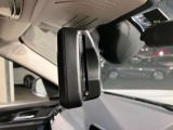 ETC内臓 自動防眩ルームミラー :後続車のライトが反射しても眩しくないように、ミラーの反射率を自動的に調整します。