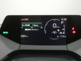 各操作スイッチは使いやすい位置に配置され、とっても見やすいメーターです。夜間時はラグジュアリーな気分にさせてくれる照明が魅力ですので、夜のドライブも楽しみになりますよ♪