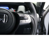 Hondaセンシングの機能のひとつ、アダプティブクルーズコントロール付!アクセルから足を離しても設定したスピードと前車との車間を保ち走行してくれます!車線維持もアシスト☆高速道路で疲労軽減ですね☆