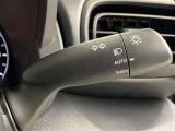 車外の明るさによって自動で点灯・消灯するオートライト
