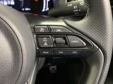 レーダークルーズコントロール(車速追従機能)付きです。車速に応じて追従支援してくれるので、ロングドライブも快適です。詳細は販売店スタッフまでおたずねください。