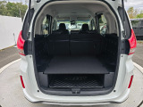 荷室を上下に分割できる頑丈なユーティリティボードを完備しています。お買い物袋などの日常の荷物を、効率よくスマートに整理整頓可能です。
