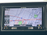 地図情報が画面いっぱいに表示され、現在地や周辺の道路を確認しやすい画面です。目的地までの道順を把握したいときに活用でき、慣れない場所への外出にも便利です。