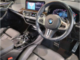 ☆センターパネルを運転席側に僅かに傾けたBMW独特のインパネ☆【駆け抜ける歓び】はここからもスタートしております☆