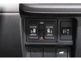 ◆◆両側電動スライドドア!!荷物で手が塞がる時など簡単にドアの開閉が出来ます!何より力いらずで開閉OK!女性やお年寄りにも優しい♪電動機能はOFFにもできますから元気なお子様の駆け出しも安心!