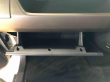 よく使うものが手を伸ばせばすぐ届く、機能面で充実した収納。