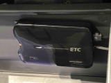 ETCカードを挿入することで高速道路を利用する際の支払いがキャッシュレスになったり、ETCスマートインターチェンジが利用できます。保証は製造メーカー修理保証のみで期間外のものは対象外となります。