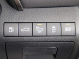 ★使いやすさや安全性を追求したステアリング周り!高級車ゆえにスイッチ類が多いのも特徴ですね!考え尽くされた配置ですぐに使いこなす事が出来ますのでご安心下さい!是非、体感してみて下さい!!