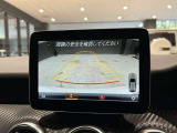 バックカメラにより駐車時の後方確認も楽にできます。