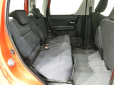 トヨタ高品質中古車洗浄「まるまるクリン」 外装はもちろん、内装はシートを外して見えないところまで徹底洗浄!お客様に責任を持って安心と美しさをお届けします!