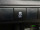VSC(滑りやすい路面での横滑りを抑え車両の安定性を保つための機能)搭載ですが、雪道などから脱出する時はOFFすると脱出しやすくなる場合があります