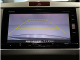 バックカメラを搭載しておりガイドラインも表示されますので車庫入れも安心ですね♪