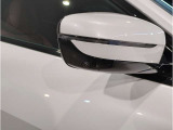 【BMWミラー】視認性の高いスタイリッシュなミラー。自動防眩機能も付いており夜間のドライビングをサポートします。