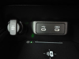 12V電源ソケットを設置しております。周辺機器の充電にご利用頂けます。