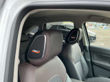 ヘッドレスト内蔵のBOSEスピーカー♪ 深い臨場感を是非体感してください!