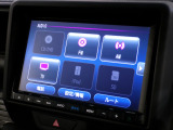 CD、DVD、Bluetooth、AM、FM、スマートフォン接続ができます。