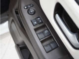 ◆パワーウィンドウスイッチ◆運転席から全席の窓の開閉操作を行うことが出来いつでも換気ができます!