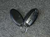 スマートキーで鍵を取り出さなくてもドアロックの施錠・解錠ができます。