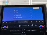 AMラジオやテレビ、Bluetoothなどの選択肢が画面に表示され、使いたい音源を選びやすい構成です。項目が一覧で見渡せるため、普段の音楽やラジオを楽しむ際にも扱いやすく便利です。