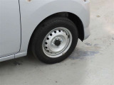 装着タイヤサイズは、155/70R13です。