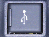 USB端子を装備しております。